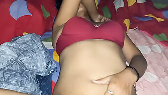 A Bhabhi Indiana Mais Quente Ishi Tem Seu Rosto Brutalmente Fodido Em Um Vídeo De Sexo Áspero