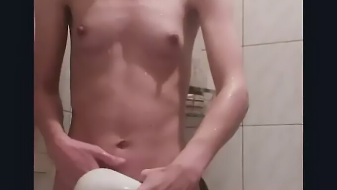 Polish Teen Fingers Herself In Shower