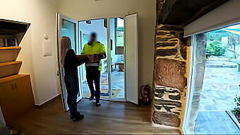 Amateur Wife Surprises The Delivery Man With A Blowjob