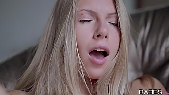 Zmyselná Masáž Sa Zmení Na Erotické Stretnutie S Krystal Boyd V Angelikinom Porno Filme.