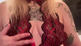 Grandes Tetas Y Masturbación Con Piercing En Video Casero