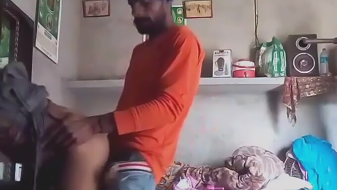 La Romance Du Village De Sushma: Desi Bhabhi Aime Le Jeu Anal Passionné Par Derrière