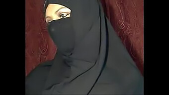 Sizzling Hot Muslim Beauty Haleema Al-Beydoun On Webcam At Www.Xxxcams.5v.Pl