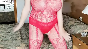 Büyük Doğal Göğüslü Anne, Bodystocking'De Yaramazlık Yapıyor