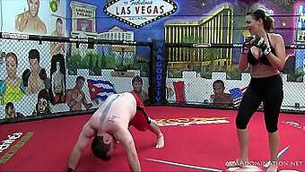 Dominatrix Scarlett Geeft Een Ruige Mma Training