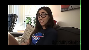 Adik Tiri Muda Dan Nerd Dipaksa Untuk Berhubungan Seks Untuk Perjalanan Spacecamp - Addy Shepherd