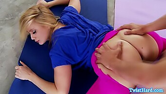 Blond Gwiazda Porno Aj Applegate Daje Głęboką Przyjemność Oralną.