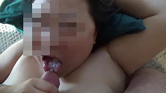 Asyalı Blowjob Yüzüne Boşalma Ile Sonuçlanıyor