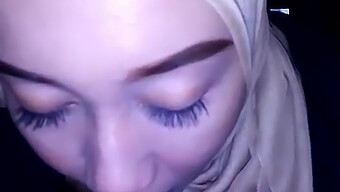 La Chica Árabe Faradina En Un Excitante Video Casero De Hijab