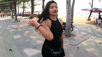 Video De Casă Cu O Adolescentă Asiatică Cu O Pradă Mare Și Pula Mare A Turistului