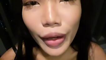 Emma Thai在厨房里的热辣自慰会话