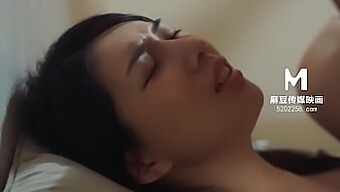 La Sorella Calda Seduce Con Il Suo Fisico - Il Film Asiatico Per Adulti Autentico Di Liang Jia Xin