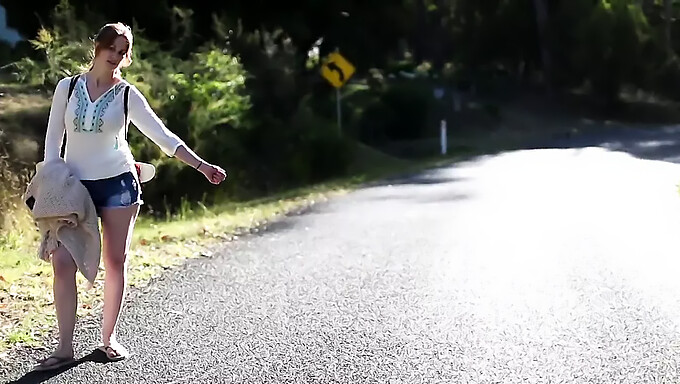 Yoga Og Nytelse Kolliderer I Denne Hete Videoen