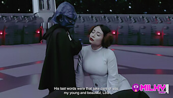 In Una Parodia Di Hot Star Wars, Il Saggio Maestro Yoda Si Impegna In Un'Intimità Appassionata Con La Seducente Principessa Leia.