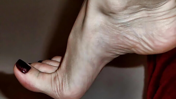 Compilation De Vidéos De Fétichisme Des Pieds Mettant En Vedette La Balise Arches