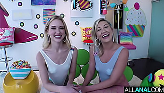 Drobná A Blondínka Chloe Cherry A Adira Allure Sa Zapájajú Do Horúcej Análnej Trojky