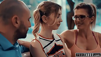 Cory Chase, Cheerleader Ve Antrenörüyle Tabu Üçlüde