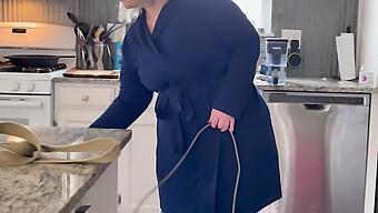 Secretly Observe Mature Woman Undressing And Cleaning In Kitchen